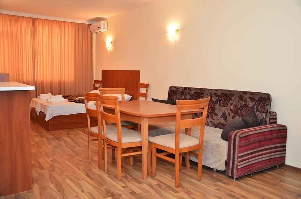 Ivtour Apartments In Yalta Complex Golden Sands Quarto foto